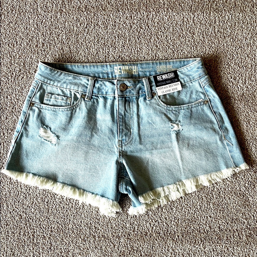 Distressed Frayed Light Blue Jean Shorts, Sz 7/28